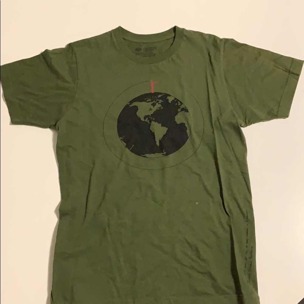 Green t shirt